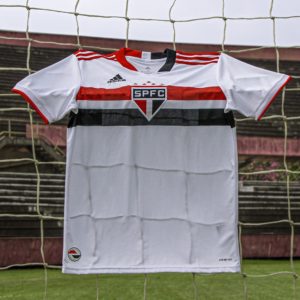 Camisa do São Paulo valorizou seis vezes em 2021. (Foto: Twitter do São Paulo)