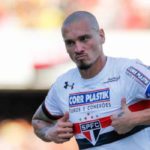 Ex-zagueiro do São Paulo, Maicon, em 2017, chegou a marcar um gol no clássico contra o Corinthians. (Foto: Twitter do São Paulo)