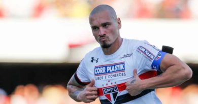 Ex-zagueiro do São Paulo, Maicon, em 2017, chegou a marcar um gol no clássico contra o Corinthians. (Foto: Twitter do São Paulo)
