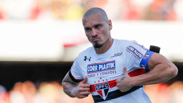 Ex-zagueiro do São Paulo, Maicon, em 2017, chegou a marcar um gol no clássico contra o Corinthians. (Foto: Twitter do São Paulo)