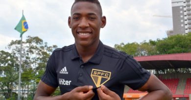 Léo foi campeão paulista pelo São Paulo em 2021. (Foto: Twitter do São Paulo)