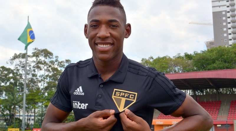 Léo foi campeão paulista pelo São Paulo em 2021. (Foto: Twitter do São Paulo)