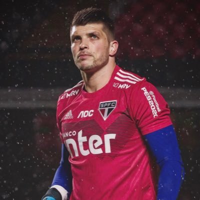 Tiago Volpi não deve mais vestir camisa do São Paulo. (Foto: Twitter do São Paulo)