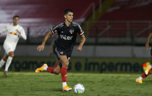 Vitor Bueno rescindiu contrato com São Paulo. (Foto: Twitter do São Paulo)