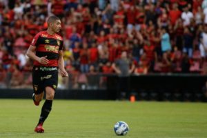 Adryelson é zagueiro do Sport e foi destaque no último Brasileirão. Segue em pauta no São Paulo. (Foto: Twitter do Sport)