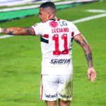 Luciano marcou o gol do título paulista do São Paulo, que estampou a LG na oportunidade. (Foto: Twitter do São Paulo)