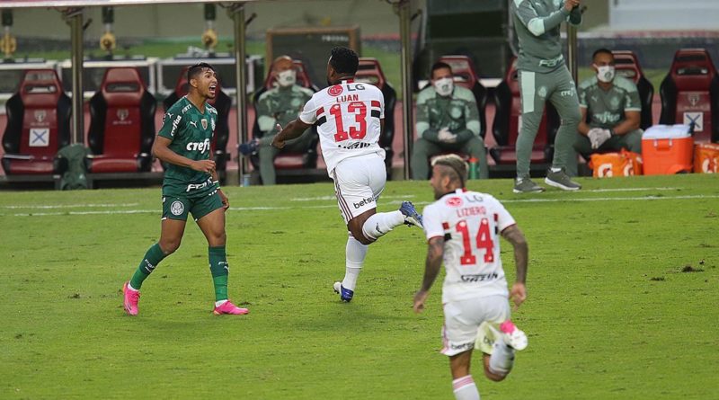 Luan marca, e São Paulo é campeão paulista de 2021 sobre o Palmeiras no Morumbi. (Foto: Twitter do São Paulo)