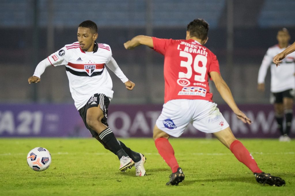 Talles Costa foi um dos jovens da base a participarem do recorde histórico do São Paulo. (Foto: Twitter da Copa Libertadores)