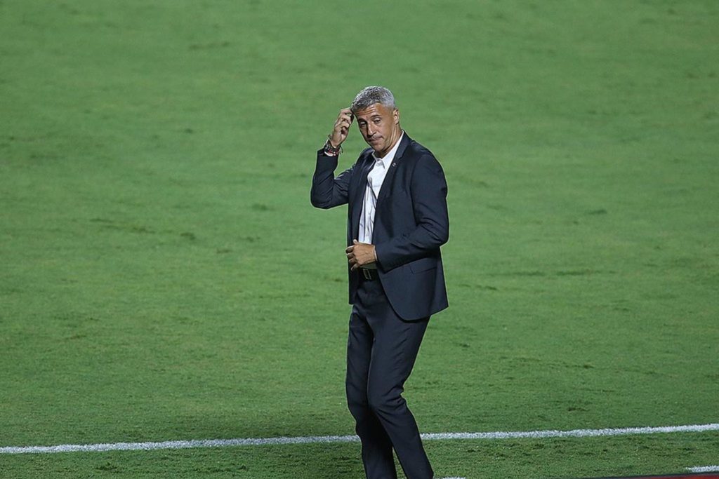 São Paulo precisará retomar bom futebol no Brasileirão, com Crespo. (Foto: Reprodução)