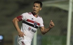 Hernanes procurou diretoria do São Paulo para rescindir contrato. (Foto: Twitter do São Paulo)