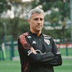 Hernán Crespo foi campeão paulista pelo São Paulo em 2021. (Foto: Twitter do SPFC)