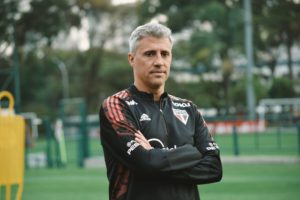 Hernán Crespo foi campeão paulista pelo São Paulo em 2021. (Foto: Twitter do SPFC)