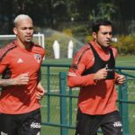 Luciano e Eder brigam por vaga no time titular do Sâo Paulo. (Foto: Twitter do São Paulo)