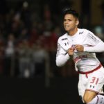 Formado na base do São Paulo, Luiz Araújo quer voltar ao Brasil. (Foto: Twitter do São Paulo)