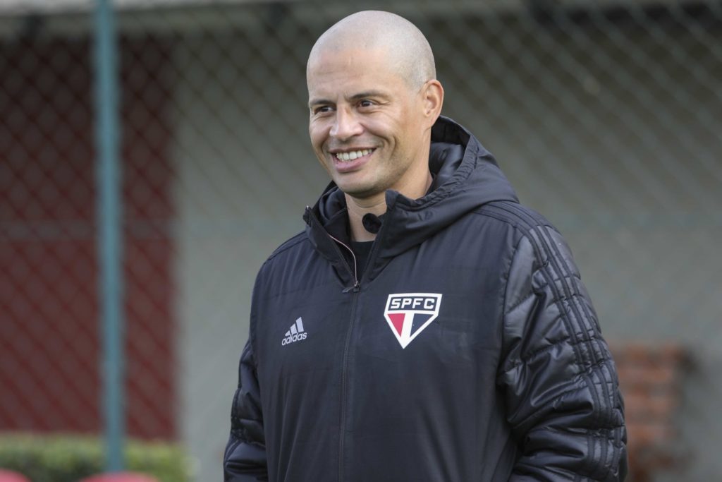 Alex foi técnico do São Paulo no time sub-20. (Foto: Twitter do SPFC)