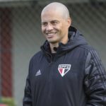 Alex foi técnico do São Paulo no time sub-20. (Foto: Twitter do SPFC)