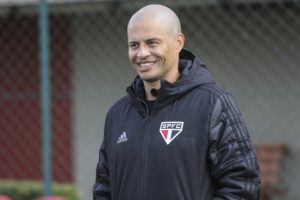 Alex foi técnico do São Paulo no time sub-20. (Foto: Twitter do SPFC)
