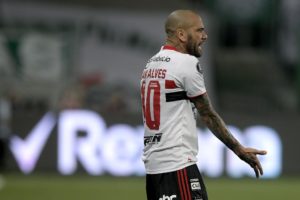 Daniel Alves assinou rescisão de contrato com São Paulo. (Foto: Twitter da Conmebol)