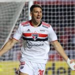 Calleri marca novamente em clássico, e São Paulo rompe série sem vitórias no Brasileirão. (Foto: AGIF)