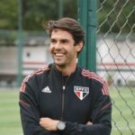 Kaká realiza estágio no São Paulo para concluir curso de técnico da CBF, entidade de futebol do Brasil. (Foto: Twitter do São Paulo)