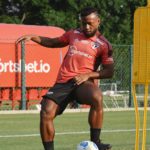 Luan retorna aos gramados para iniciar processo de transição no São Paulo. (Foto: Twitter do São Paulo)