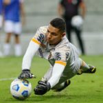 Maílson é um dos melhores goleiros do Brasileirão em 2021 e poderia ser opção para Rogério Ceni. (Foto: Twitter do Sport)