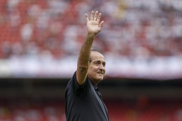 Ídolo do São Paulo, Muricy Ramalho segue como coordenador técnico do clube. (Foto: Twitter do São Paulo)
