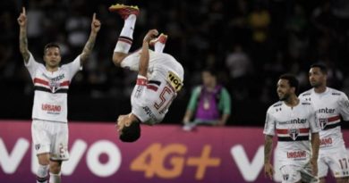 Hernanes fez um dos gols na virada histórica do São Paulo contra Botafogo em 2017. (Foto: Twitter do São Paulo)