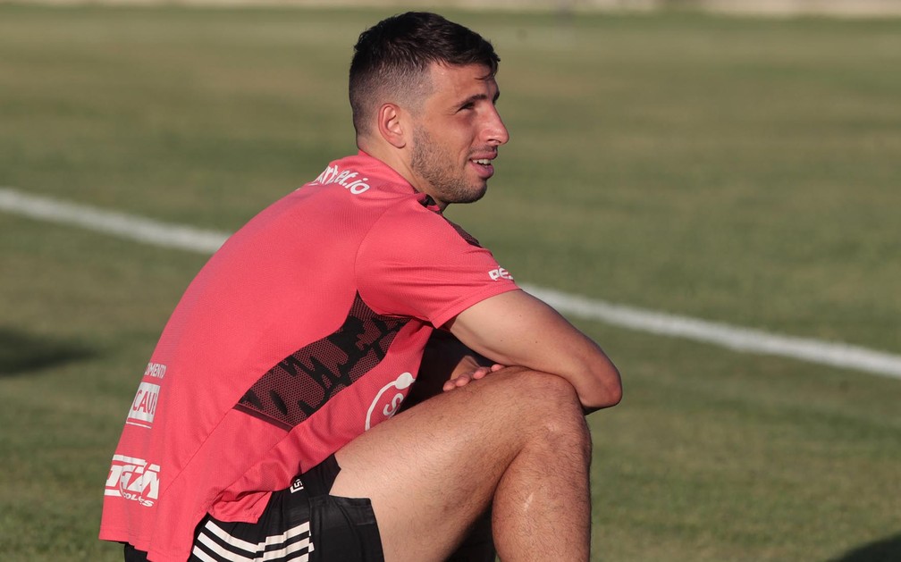 Calleri fica no banco no jogo do São Paulo pelas quartas de final do Paulistão. (Foto: Twitter do São Paulo)