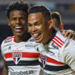 São Paulo tenta fechar contrato com mais uma empresa para estampar uniforme. (Foto: Twitter do São Paulo)
