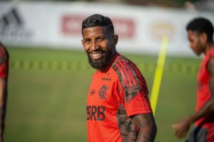 Rodinei aparece como opção para lateral-direita do São Paulo. (Foto: Twitter do Flamengo)
