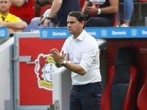 Gerardo Seoane é técnico do Bayer Leverkusen e tem interesse em lateral-esquerdo do São Paulo. (Foto: Twitter da Bundesliga)