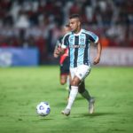 Alisson é mais um jogador próximo de fechar contrato com o São Paulo para 2022. (Foto: Twitter do Grêmio)