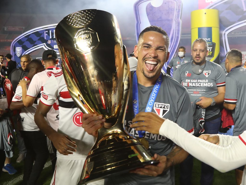 Luciano quer permanecer no São Paulo, que trabalha para renovar seu contrato. (Foto: Twitter do São Paulo)