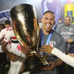 Luciano quer permanecer no São Paulo, que trabalha para renovar seu contrato. (Foto: Twitter do São Paulo)