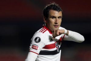 Pablo assinou rescisão de contrato com São Paulo em 2022. (Foto: Twitter do São Paulo)