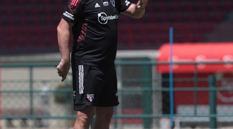 Rogério Ceni trabalha para montar time ideal do São Paulo no início da temporada. (Foto: Twitter do São Paulo)