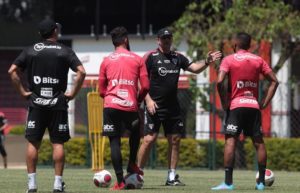 Rogério Ceni trabalha para montar time ideal do São Paulo no início da temporada. (Foto: Twitter do São Paulo)