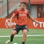 Vitor Bueno rescinde contrato com São Paulo. (Foto: Twitter do São Paulo)