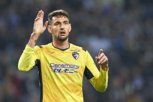 Zagueiro do Portimonense é procurado pelo São Paulo e pode ser opção para Rogério Ceni. (Foto: Twitter do Portimonense)