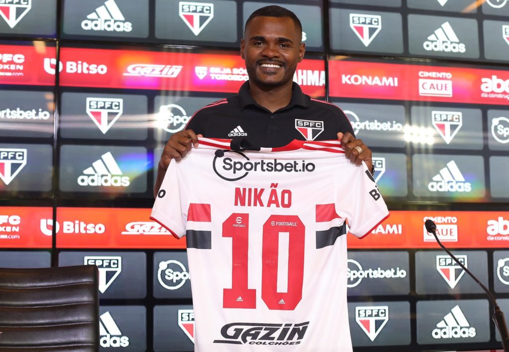Nikão valoriza chance no São Paulo e diz que responsabilidade é proporcional à vontade de atuar pelo clube. (Foto: Twitter do São Paulo)