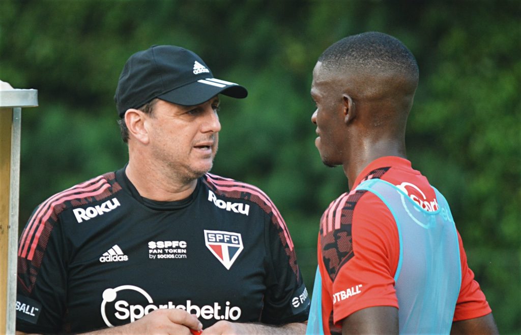 Andrés Colorado é o novo reforço do São Paulo para a temporada 2022. (Foto: Twitter do São Paulo)