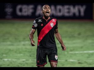 Marlon Freitas aparece no radar do São Paulo. (Foto: Twitter do Atlético Goianiense)