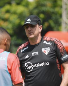 Técnico Rogério Ceni deve ter mais opções no elenco do São Paulo para sequência do Paulistão. (Foto: Twitter do São Paulo)