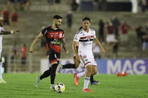 São Paulo não passa de empate contra Campinense. (Foto: Marlon Costa/Futura Press)