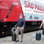 Ao lado do presidente do São Paulo, Julio Casares, o diretor Carlos Belmonte fala sobre a possibilidade de SAF no clube. (Foto: Twitter do São Paulo)