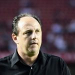 Rogério Ceni recebeu apoio da torcida em vitória do São Paulo contra o Santo André. (Foto: Marcos Ribolli/ge)