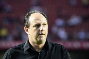 Rogério Ceni recebeu apoio da torcida em vitória do São Paulo contra o Santo André. (Foto: Marcos Ribolli/ge)