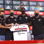 Carlos Belmonte fala de prioridades na temporada do São Paulo. (Foto: Twitter do São Paulo)