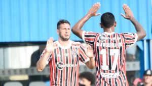 Calleri fez um golaço contra o Água Santa e é artilheiro do São Paulo no ano. (Foto: Twitter do São Paulo)